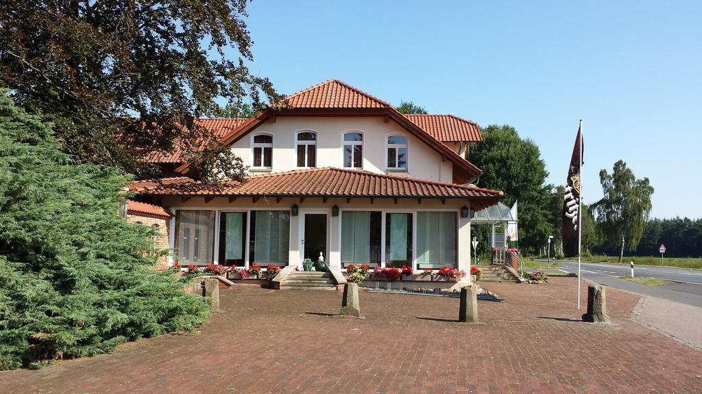 Hotel Restaurant Am Pfauenhof Quakenbruck Exterior photo