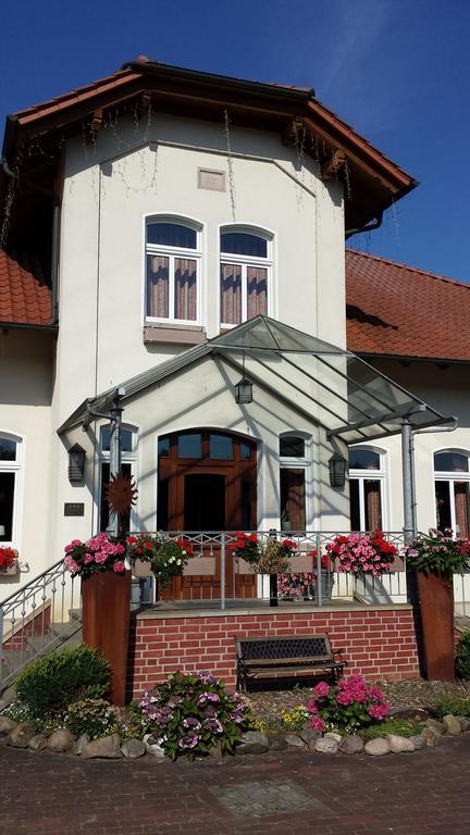 Hotel Restaurant Am Pfauenhof Quakenbruck Exterior photo