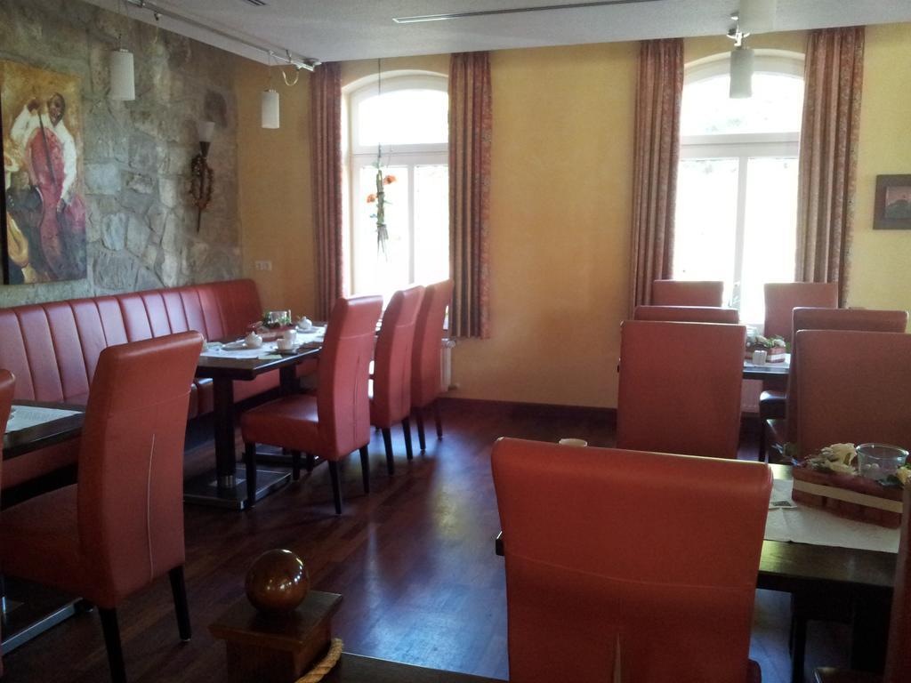 Hotel Restaurant Am Pfauenhof Quakenbruck Exterior photo